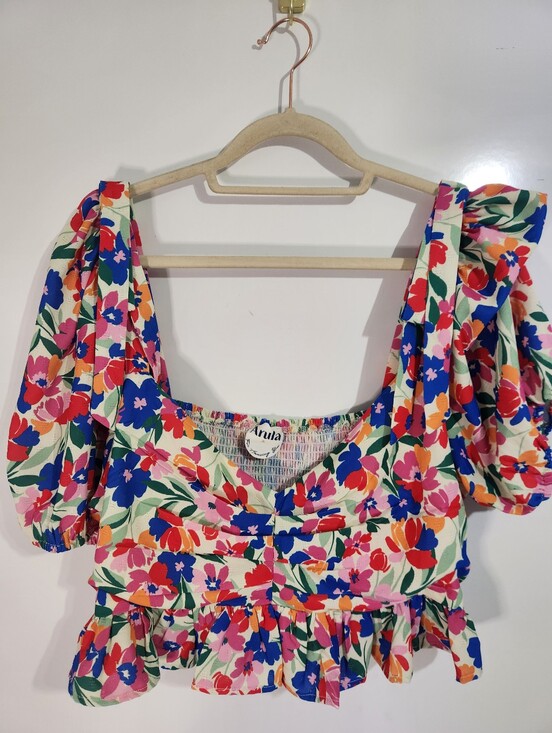 ARULA Tops - ARULA Multicolor Smocked Cropped Top with Floral Print, Size 14-16